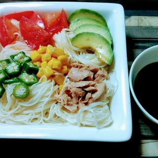 アボカドとツナとオクラの素麺